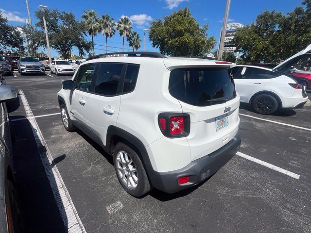 Used 2021 Alpine White Clearcoat Jeep Latitude image 5