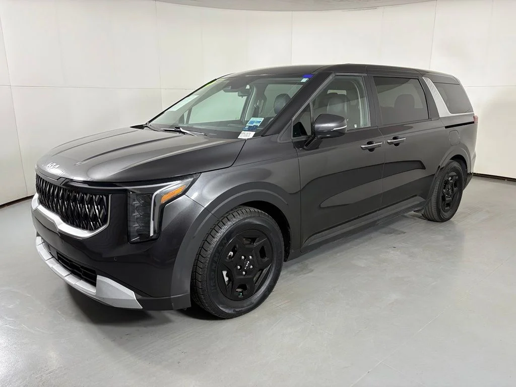 Used 2025 Gray Kia LXS image 4