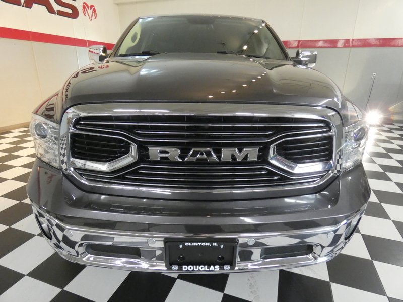 Used 2019 GRANITE CRYSTAL M Ram Crew Cab Laramie image 3