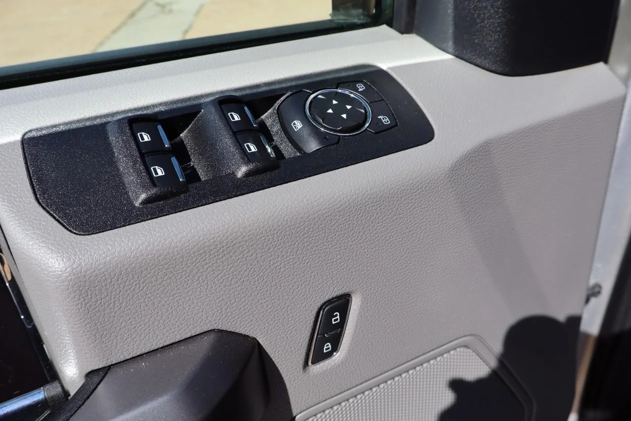 Used 2019 Ingot Silver Ford XLT image 10