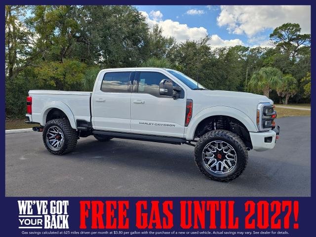 New 2026 Star White Metallic Tri-Coat Ford F-250® Lariat® image 2
