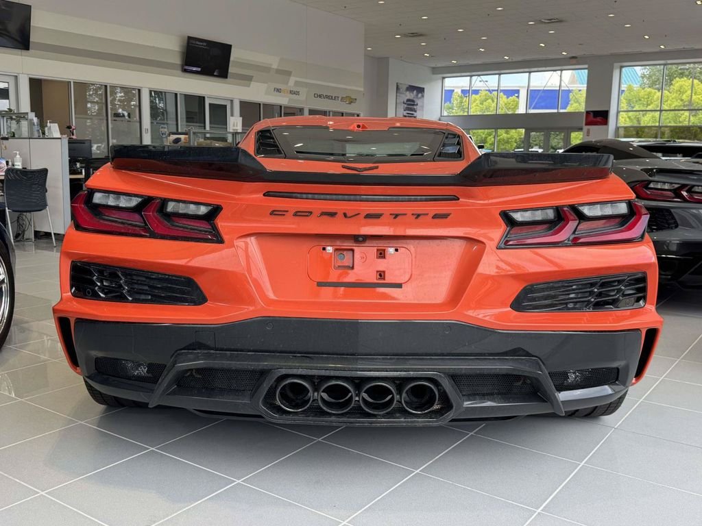 Used 2025 Orange Chevrolet Z06 image 22