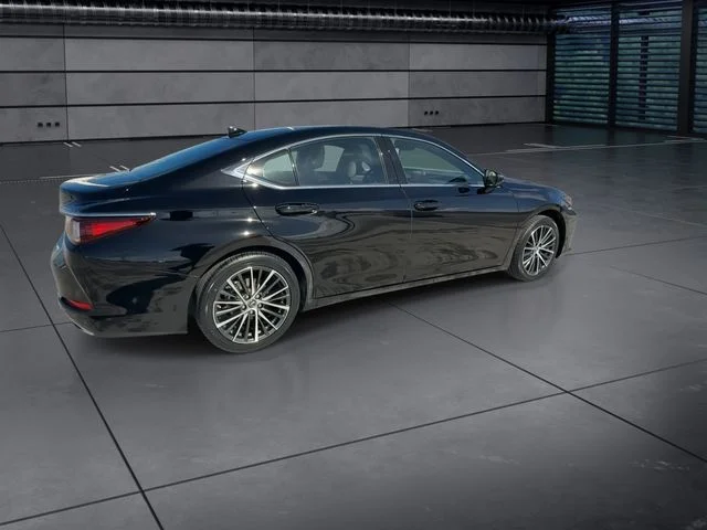 Used 2024 Black Lexus 350 image 8