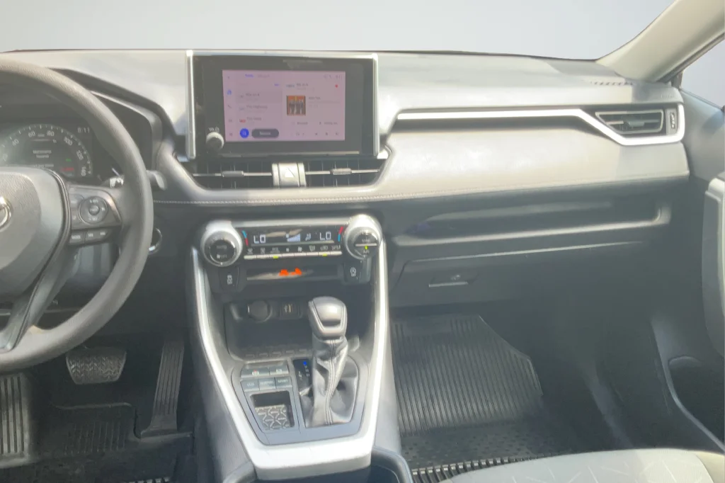 2023 Toyota RAV4 XLE - Photo 15