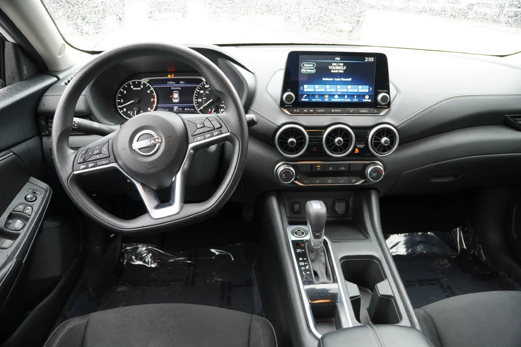 Used 2025 Aspen White Tricoat Nissan SV image 18