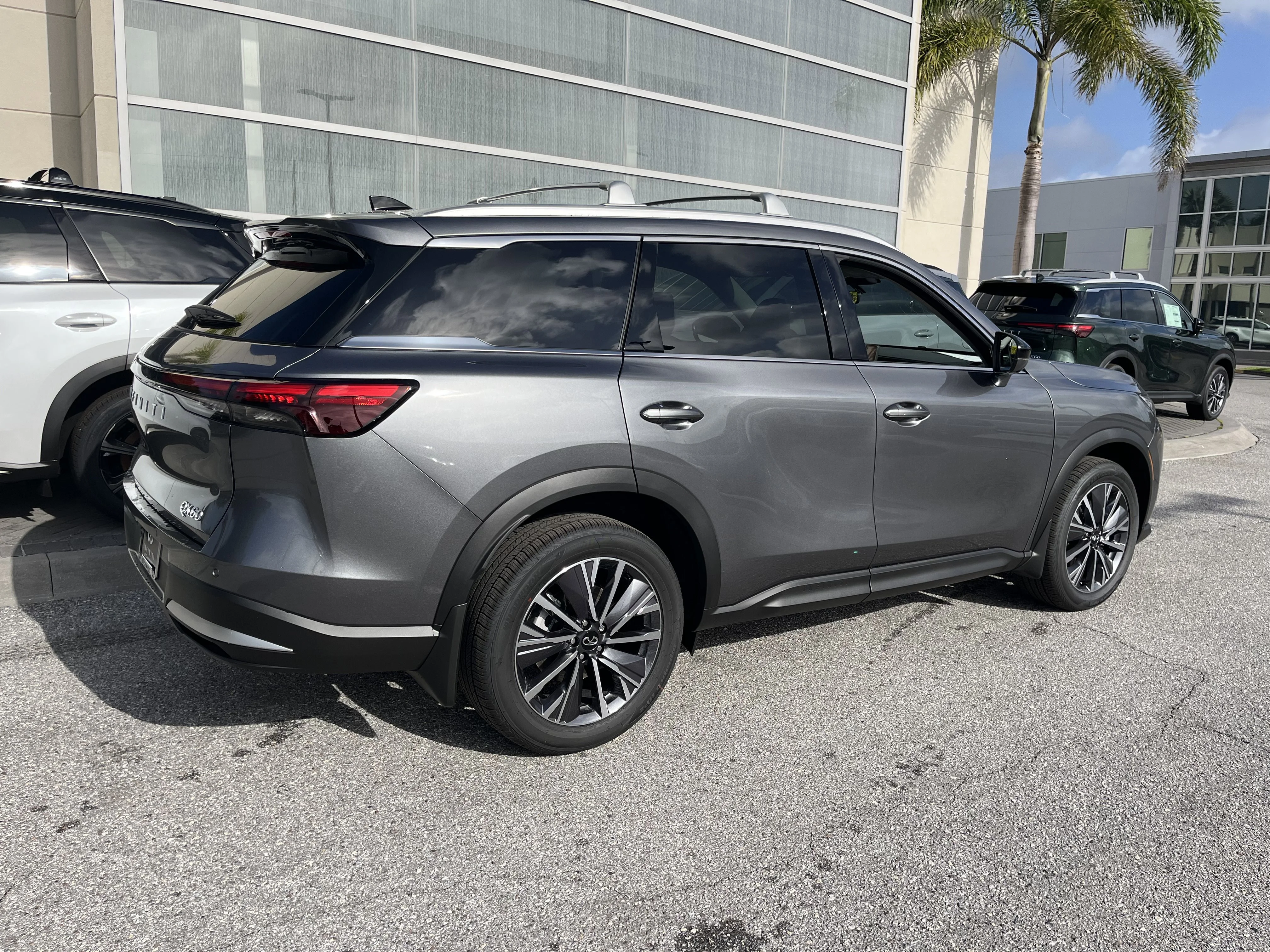 New 2027 Graphite Shadow INFINITI LUXE image 6