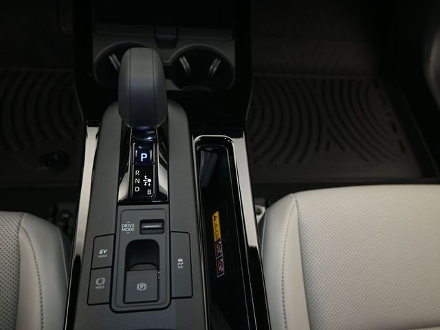 2026 Toyota Prius XLE - Photo 8
