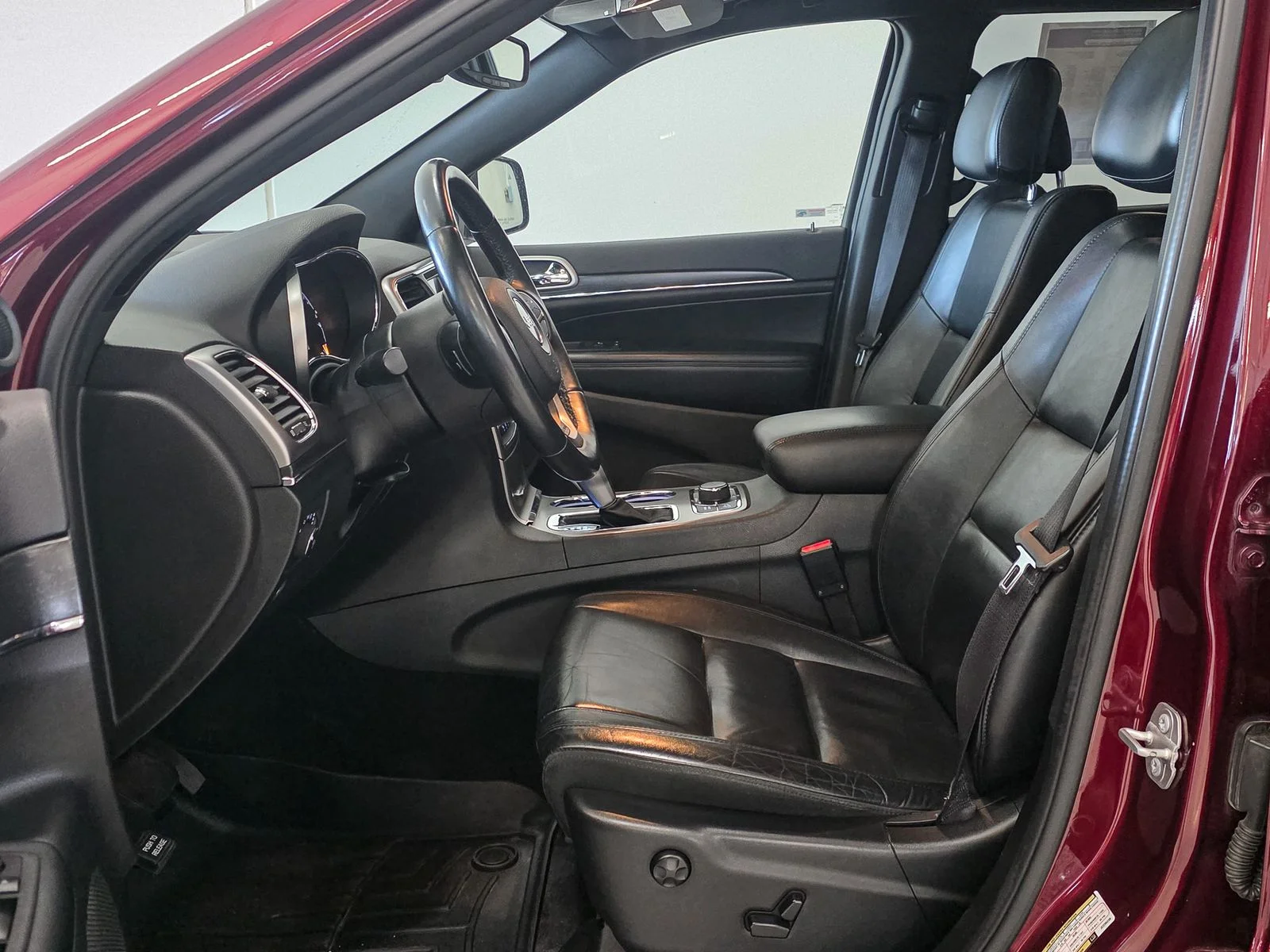 Used 2018 Red Jeep Limited image 20