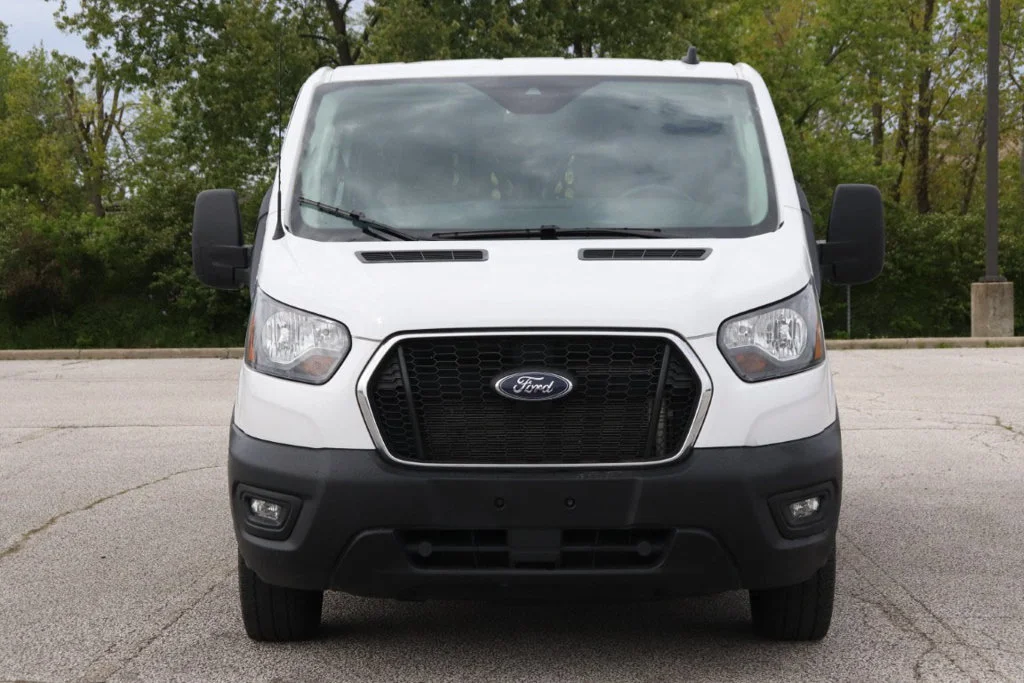 Used 2025 Oxford White Ford Base image 3
