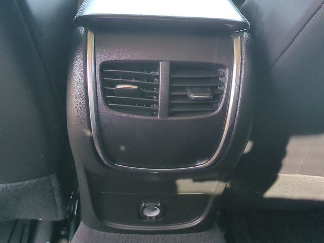 Used 2017 WHITE FROST TRICOAT Buick Essence image 30