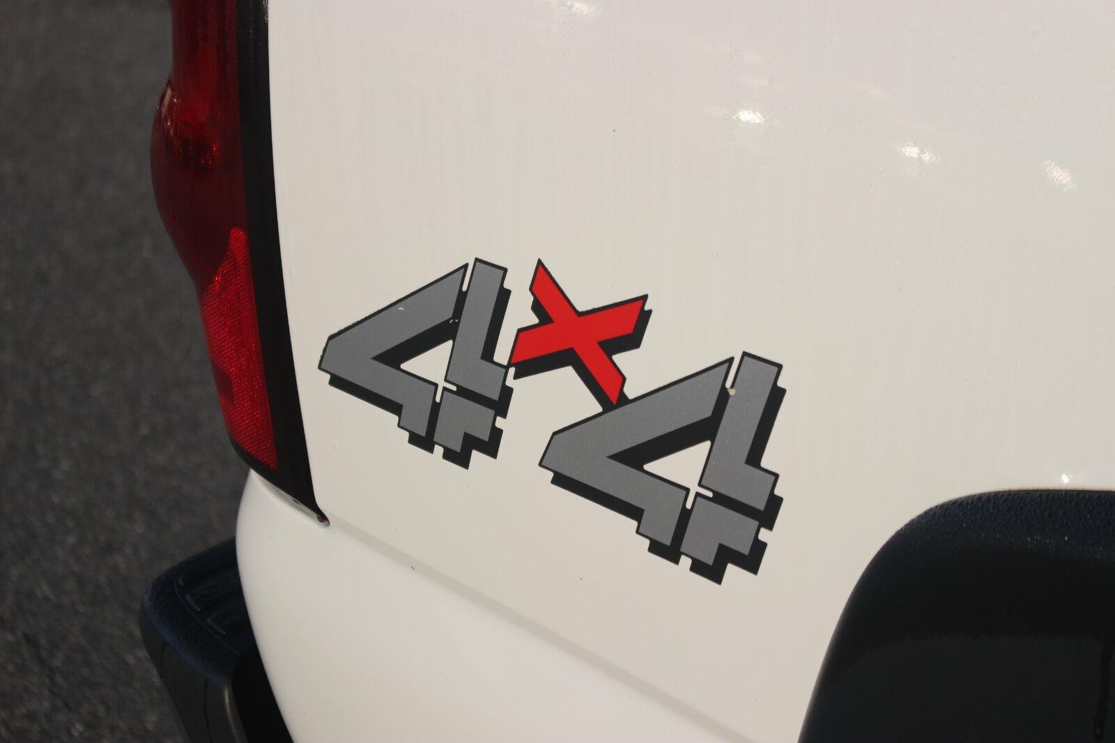 Used 2007 Summit White Chevrolet Work Truck image 11