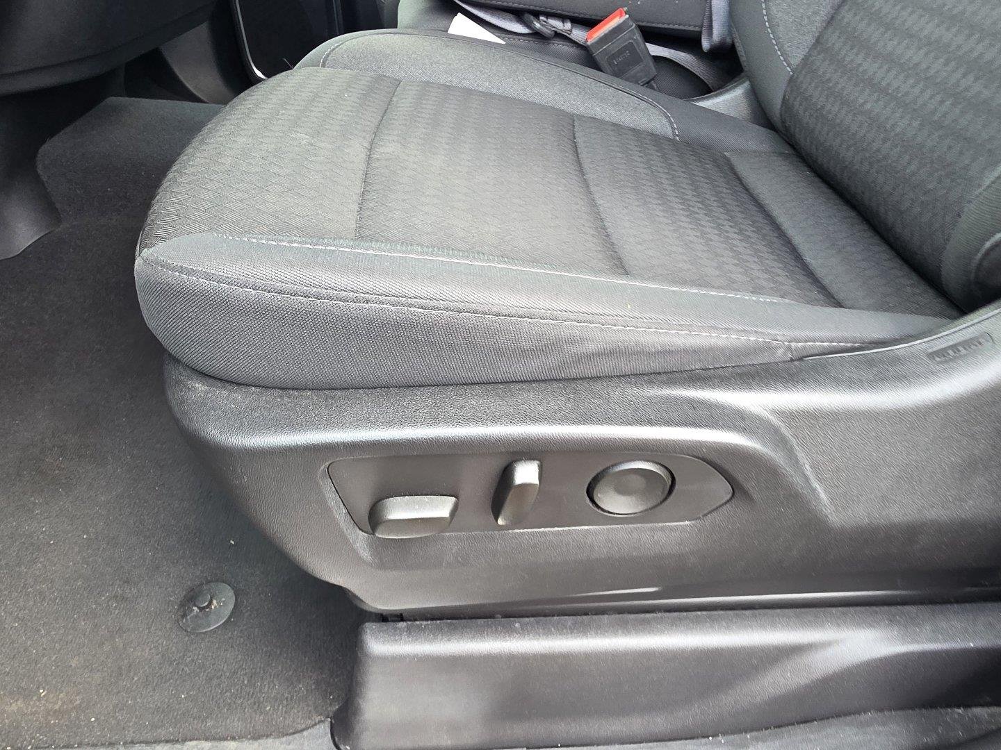 Used 2025 Sterling Gray Metallic Chevrolet LT image 22