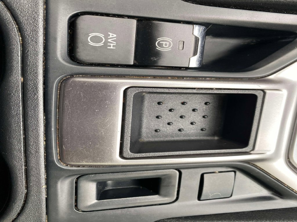 Used 2020 Gray Subaru Base image 31