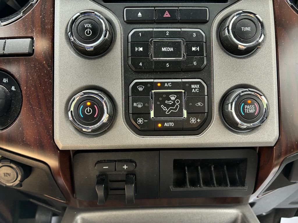 Used 2015 Gray Ford Lariat image 15