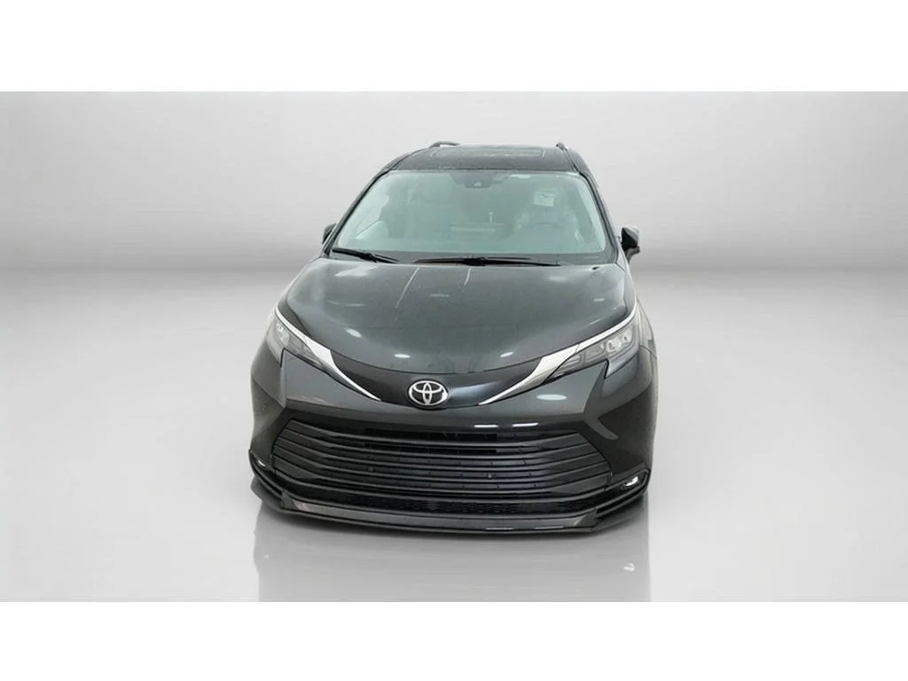 New 2026 Midnight Black Metallic Toyota XLE image 15