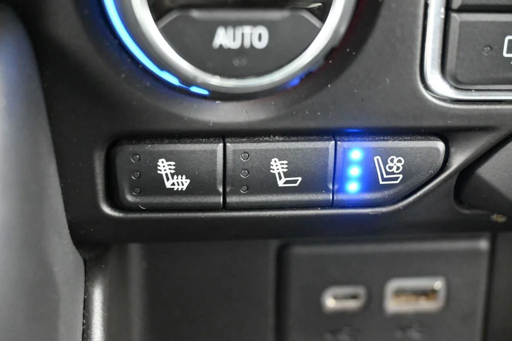 Used 2021 Black Chevrolet High Country image 32