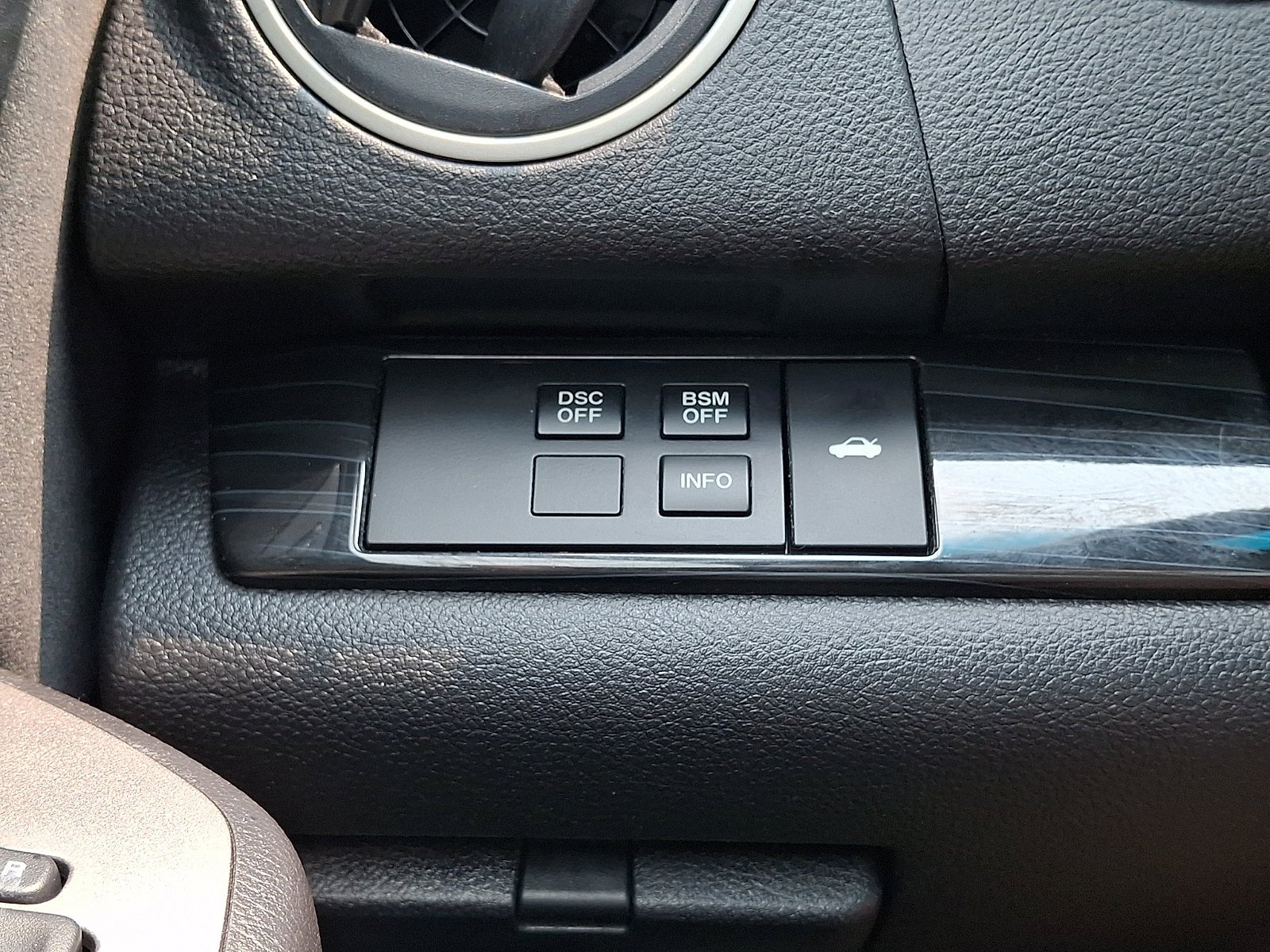 Used 2010 Brilliant Silver Metallic Mazda i Touring Plus image 25
