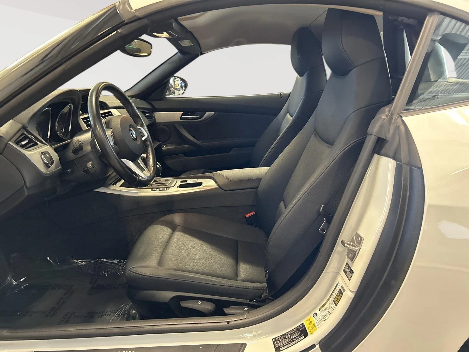 Used 2011 Alpine White BMW sDrive30i image 13