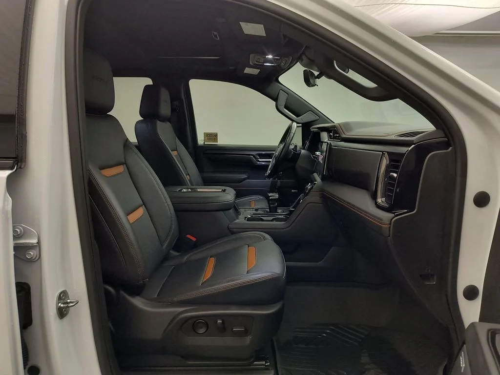 Used 2022 Summit White GMC AT4 image 29
