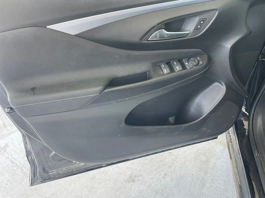 Used 2025 Black Buick Preferred image 9