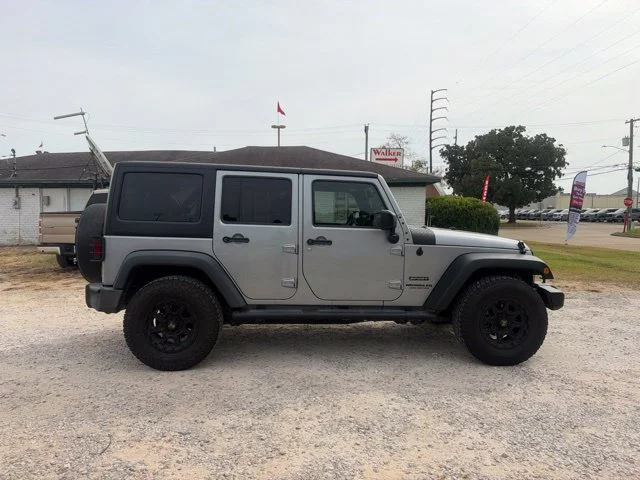 Used 2016 Silver Jeep Unlimited Sport image 15