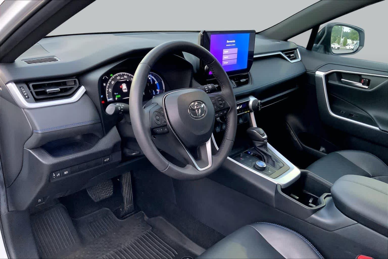 Used 2023 Wind Chill Pearl/Midnight Black Metallic Toyota Hybrid XSE image 17