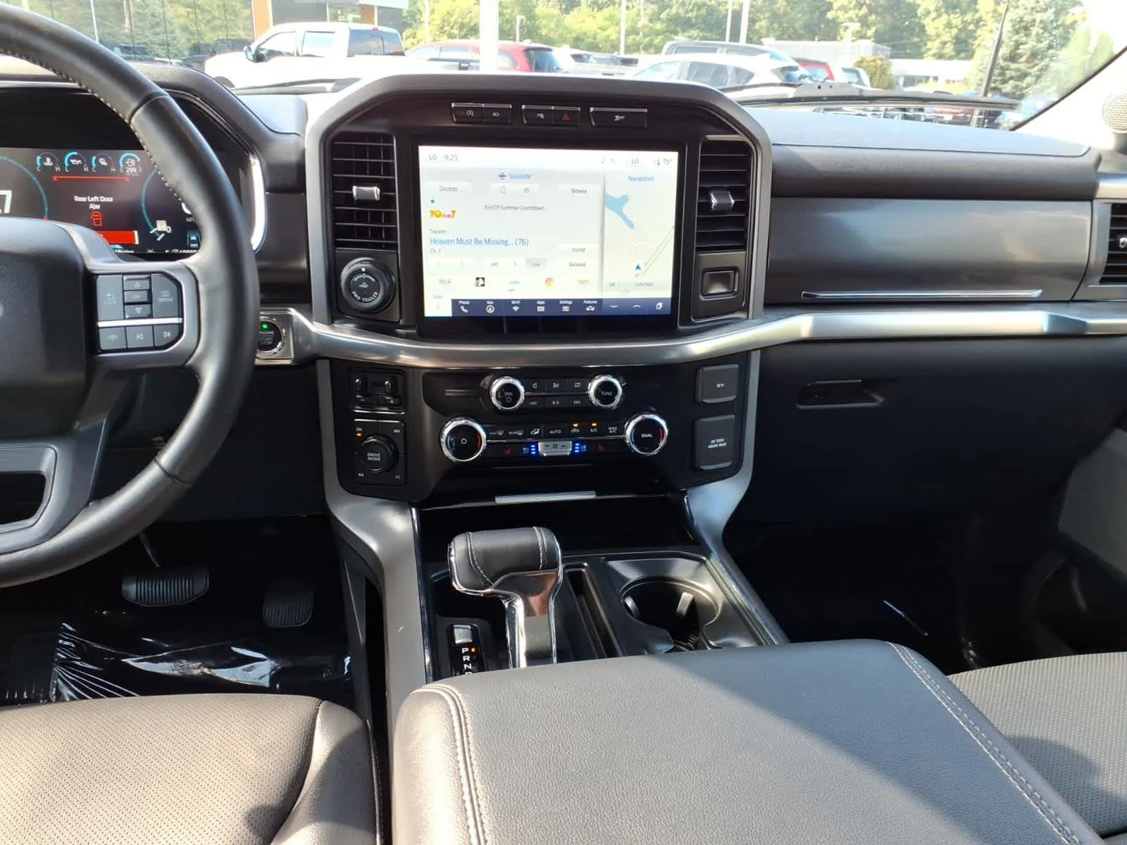 Used 2023 Agate Black Ford LARIAT image 15