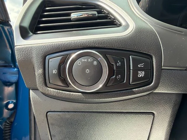 Used 2024 Atlas Blue Metallic Ford SEL image 24