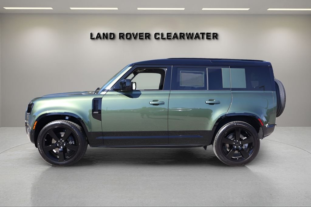 New 2026 Woolstone Green Land Rover X-Dynamic SE image 2