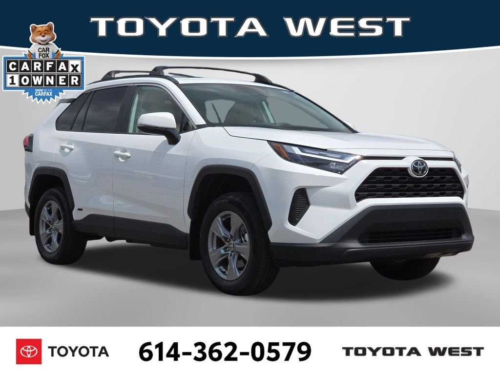 Used 2025 White Toyota XLE image 4