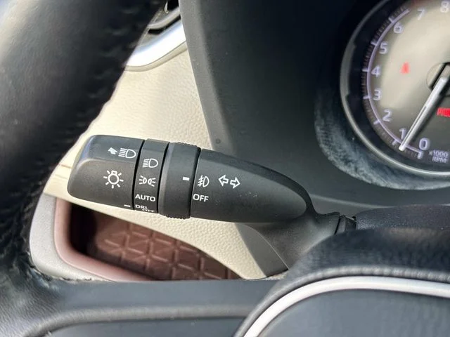 Used 2019  Toyota Limited image 41