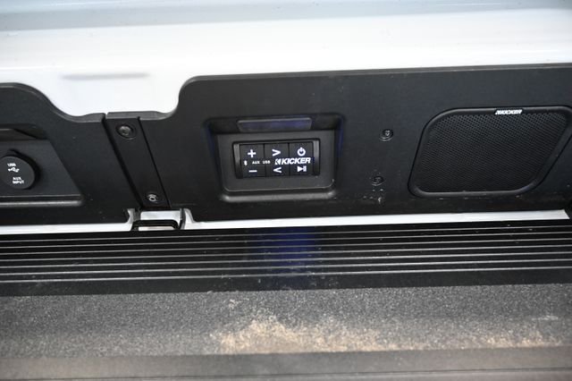 2025 GMC Sierra 1500 AT4X - Photo 9