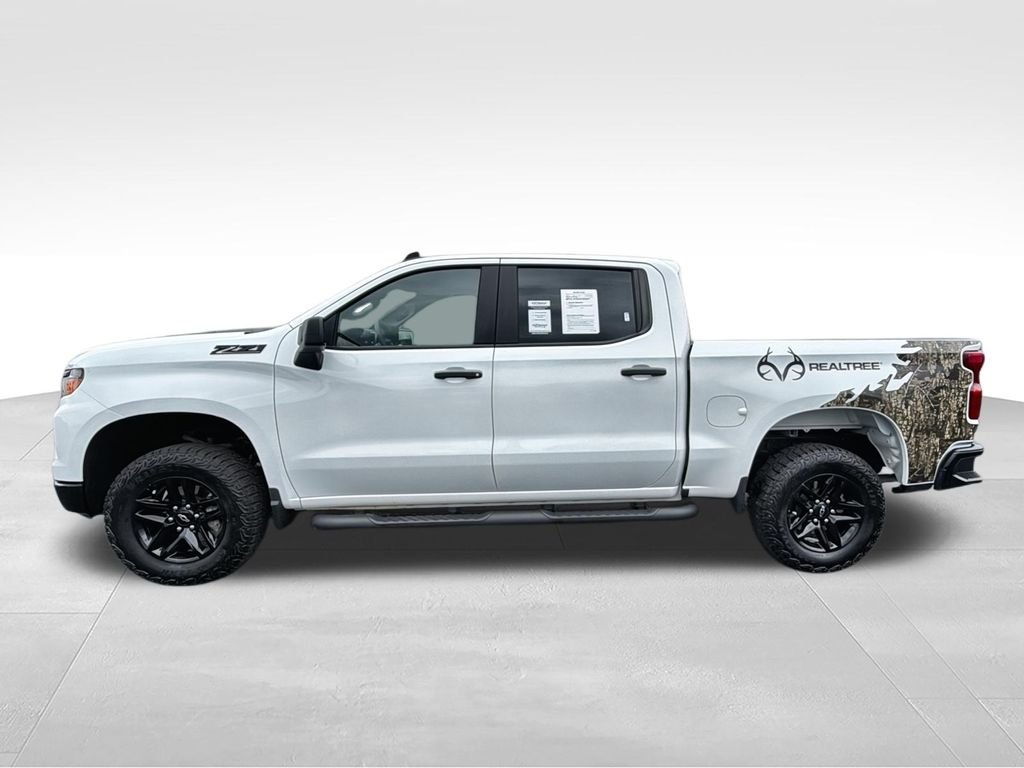 Used 2025 Summit White Chevrolet Custom Trail Boss image 5