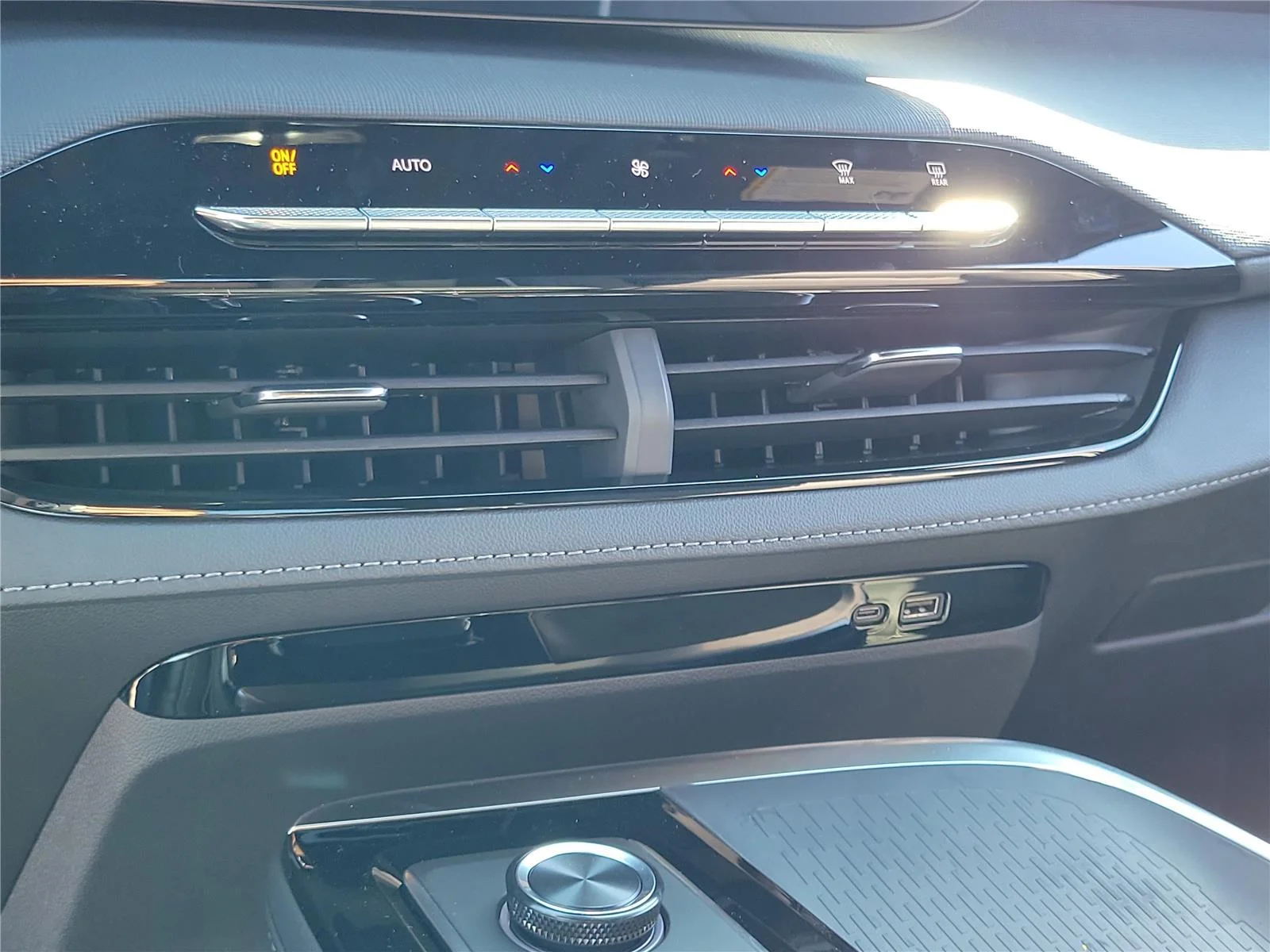 2026 Buick Enclave Sport Touring - Photo 28