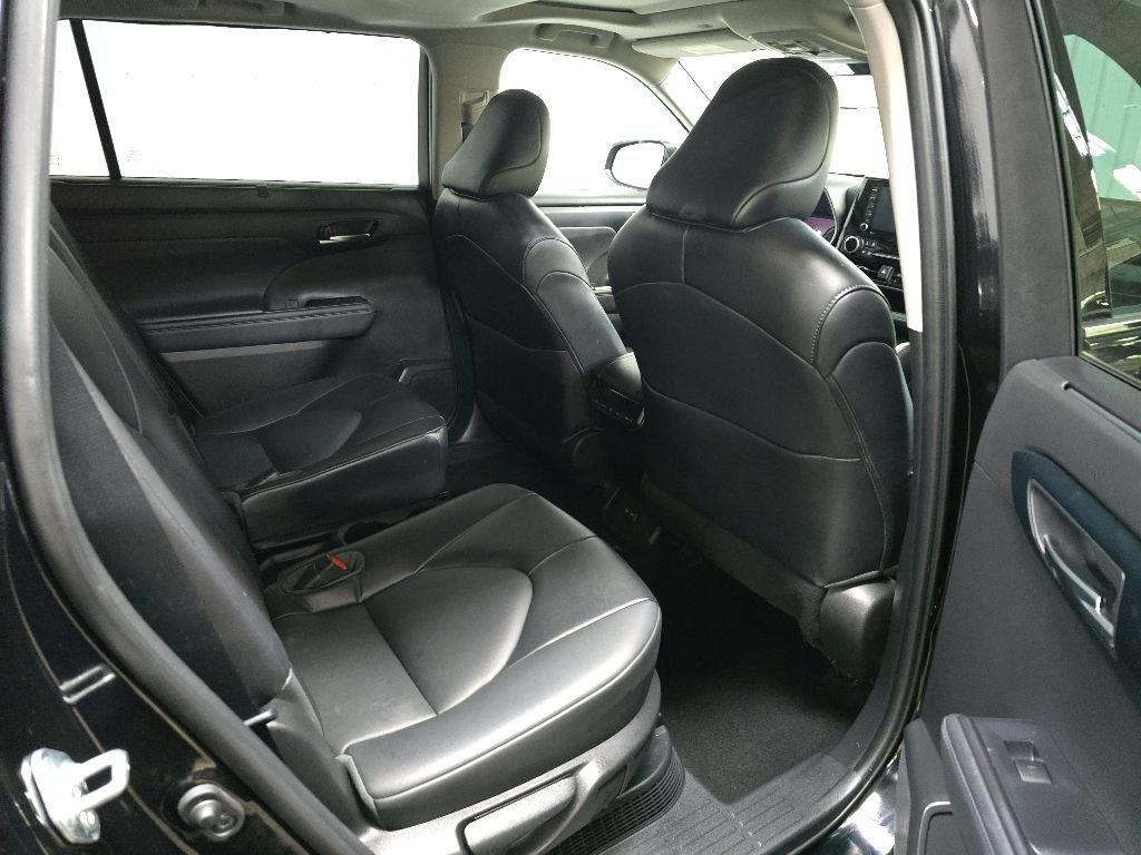 Used 2022 Black Toyota XLE image 18