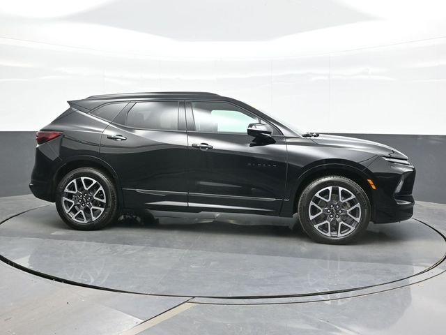 Used 2025 Black Chevrolet RS image 8