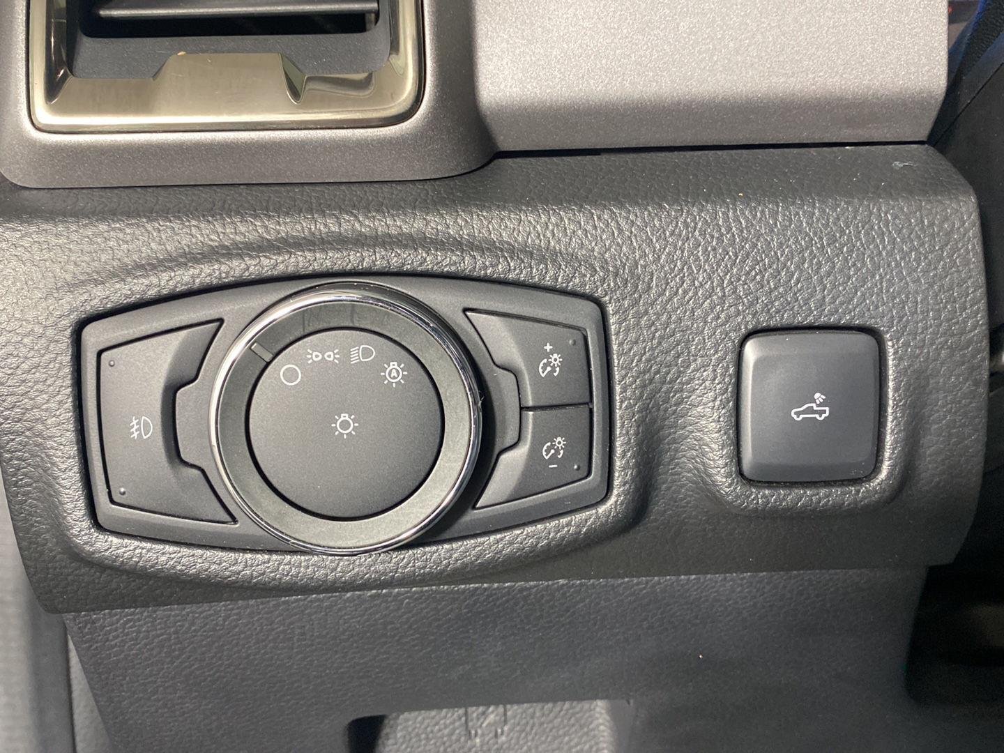 Used 2019 Magnetic Ford XLT image 20