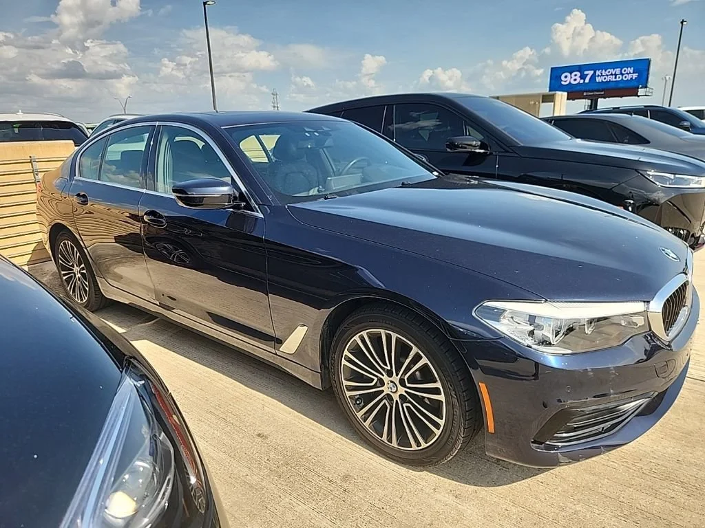 2020 BMW 5 Series 530i xDrive Sedan's photo