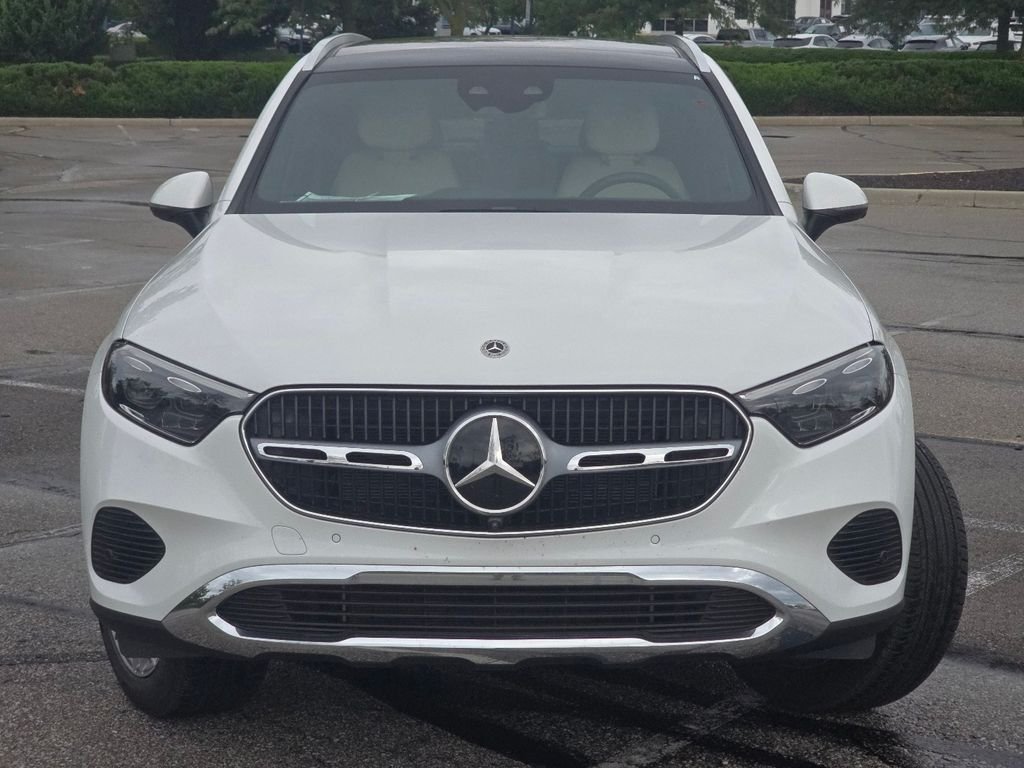 Certified Used 2026 Moonlight White Metallic Mercedes-Benz GLC 300 image 13