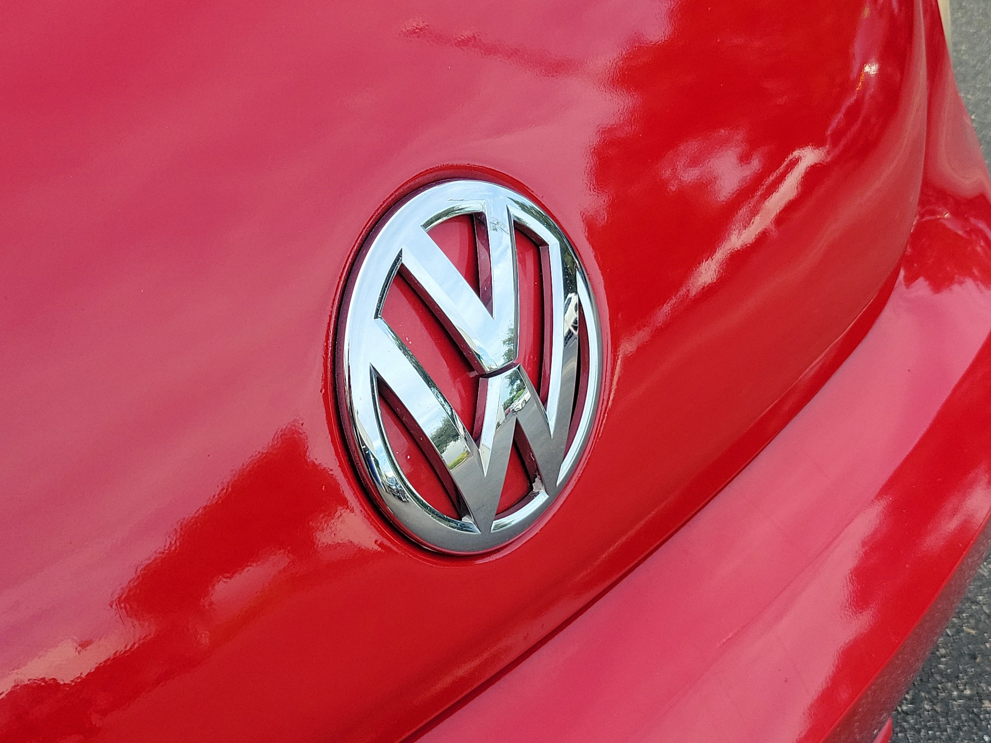Used 2016 Red Volkswagen 1.8T SE image 35
