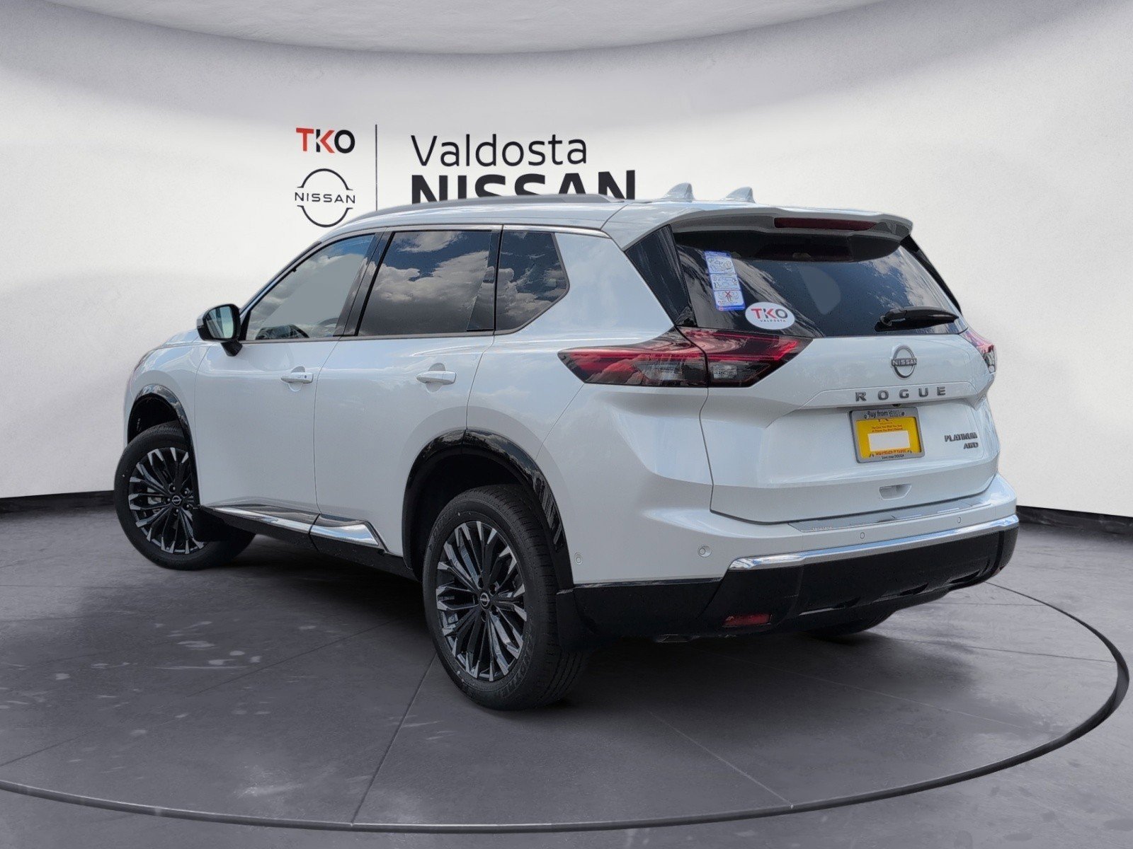 New 2026 Everest White Pearl TriCoat Nissan Platinum image 9