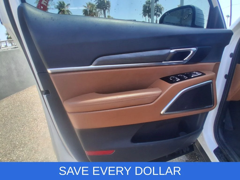 Used 2025 White Kia EX X-Line image 11