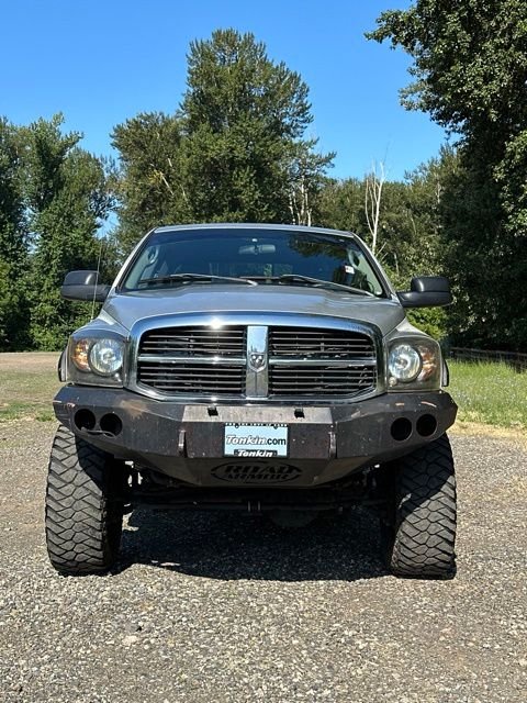 Used 2006 Bright Silver Metallic Dodge SLT image 3
