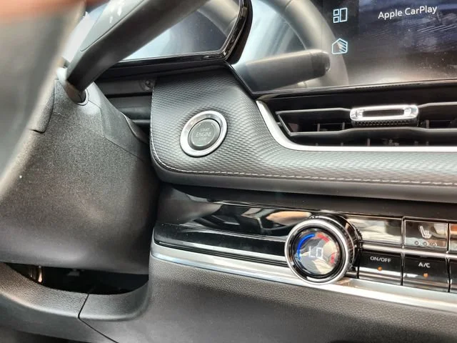 2027 Chevrolet Equinox LT - Photo 23