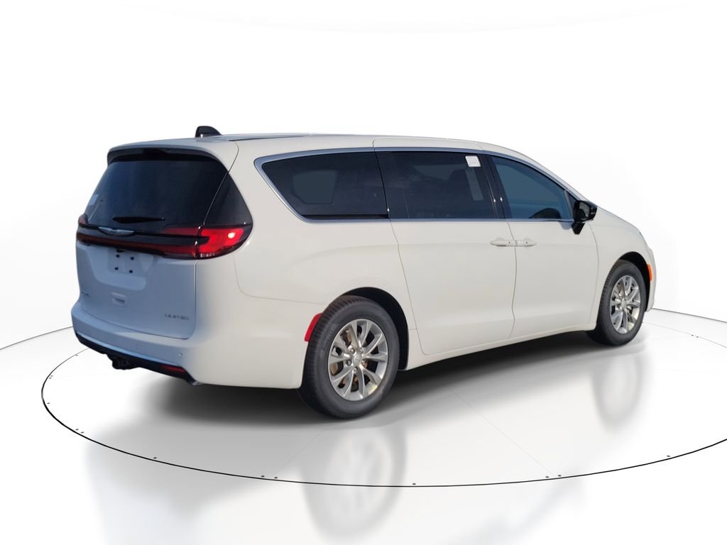 New 2026 Bright White Clear-Coat Exterior Paint Chrysler Limited image 4