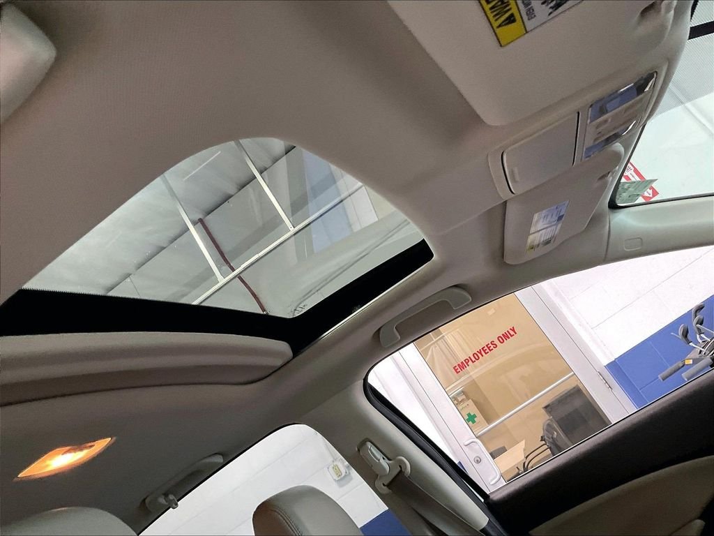 Used 2013 White Honda EX-L image 22