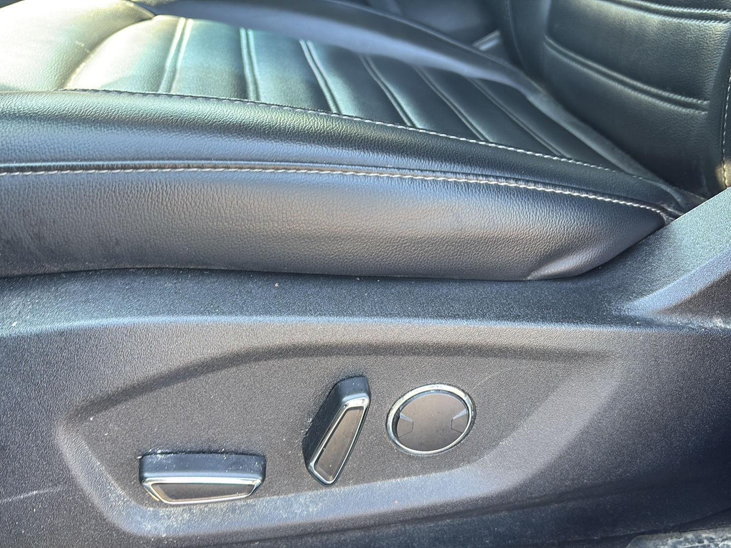 Used 2019 Magnetic Ford SEL image 7