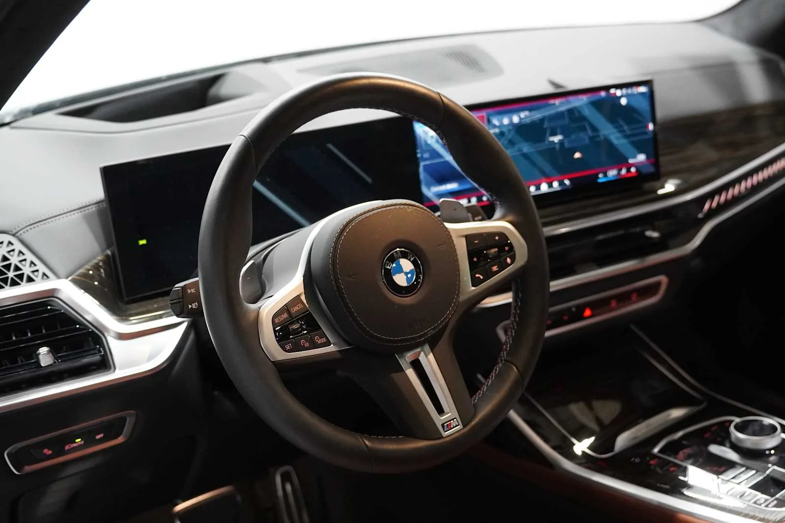 Used 2026 Brooklyn Grey Metallic BMW M60i image 11