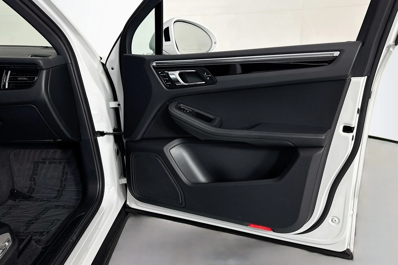 Used 2023 WHITE Porsche  image 24