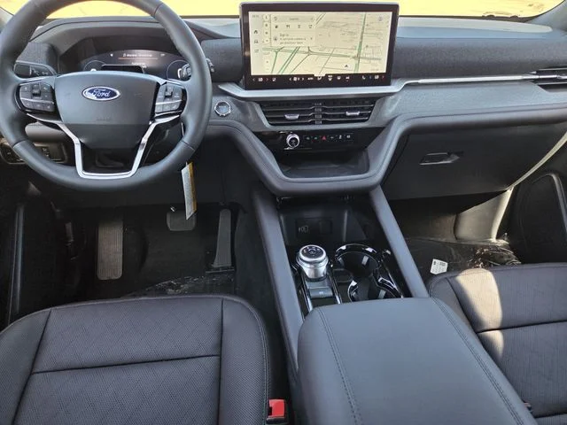 New 2026 Star White Metallic Tri-Coat Ford Platinum™ image 36